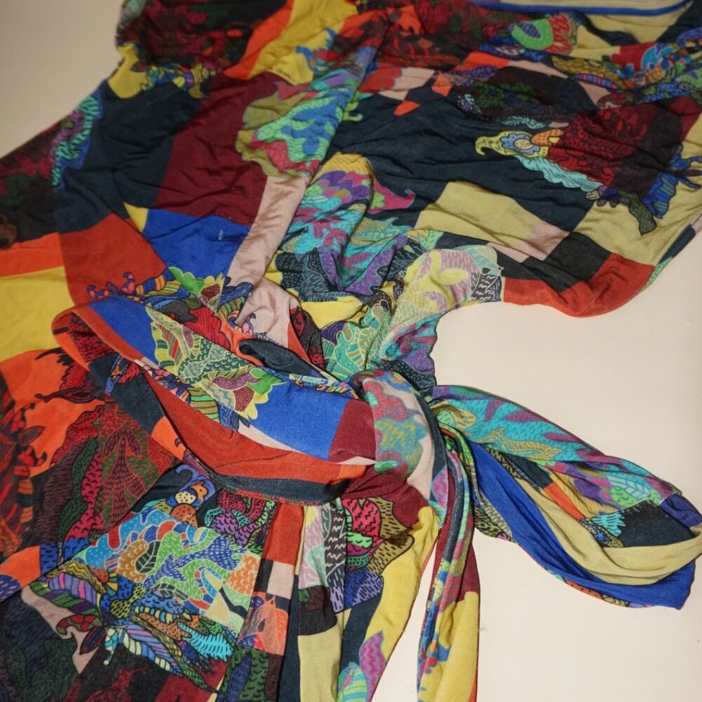 Save The Queen Printed Patchwork Graphic Sleeveless Wrap Blouse - Size Medium - Picture 11 of 14